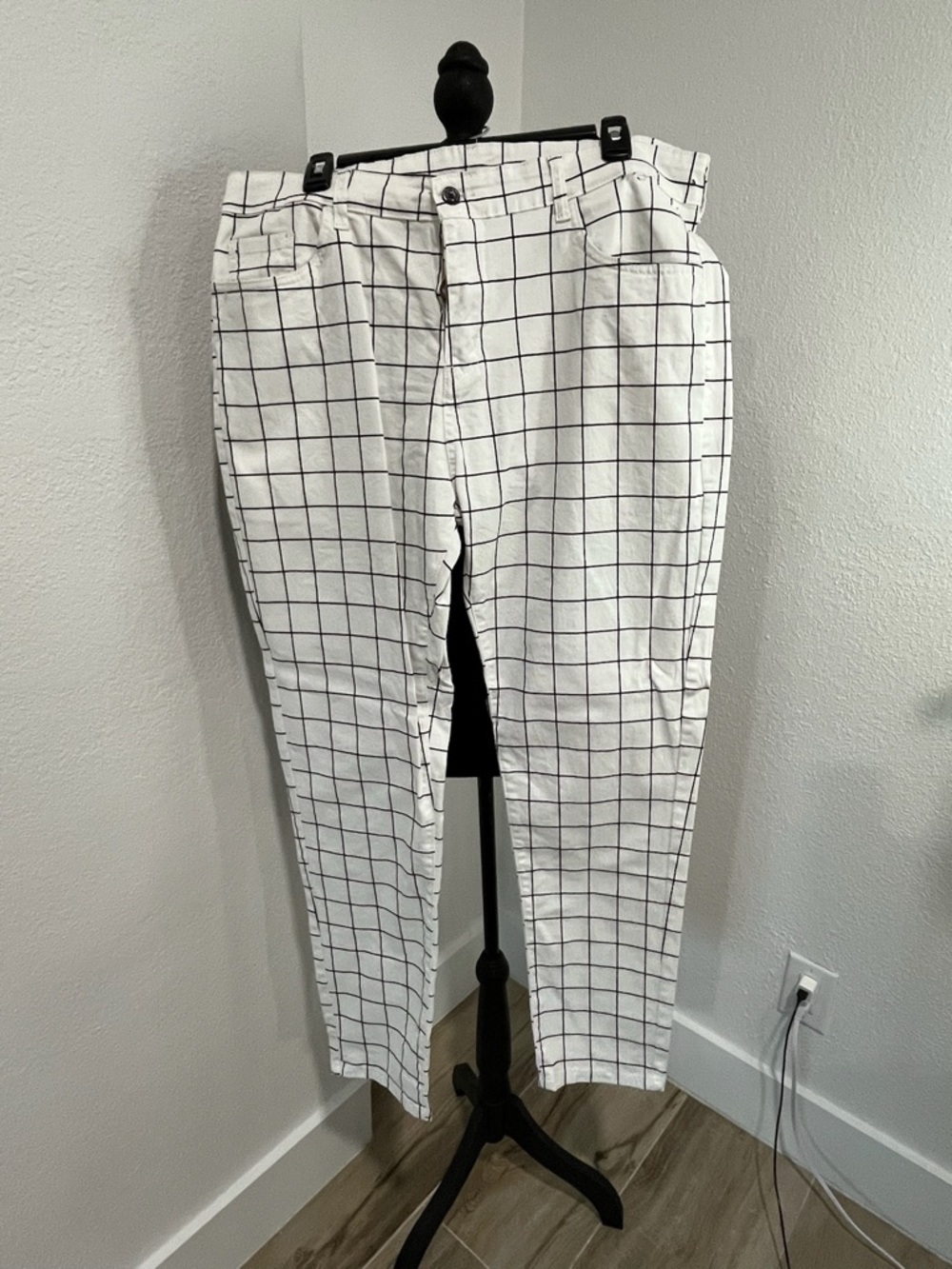 Men's White Grid-Print Chinos